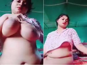 Cute Desi Girl Showing Her Boobs and Pussy Cute Desi Girl Showing Her Boobs and Pussy