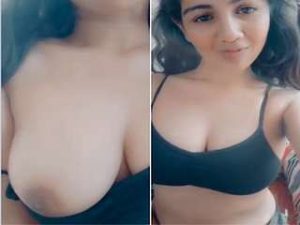Cute Desi Girl Showing her Boobs Cute Desi Girl Showing her Boobs