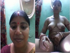Bagla Boudi Strip her Cloths and Showing Boobs and Pussy Bagla Boudi Strip her Cloths and Showing Boobs and Pussy