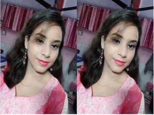 Horny Desi Girl Blowjob and Fingering Part 1 Horny Desi Girl Blowjob and Fingering Part 1