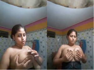 Desi Bhabhi Shows her Big Boobs Desi Bhabhi Shows her Big Boobs