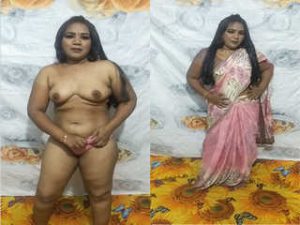 Bihari Bhabhi Shows Her Boobs Bihari Bhabhi Shows Her Boobs