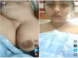 Hot Indian Model Shows Boobs on Tango Show