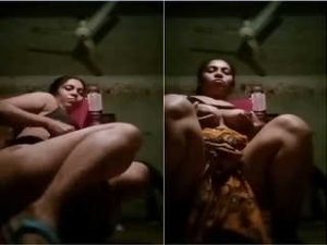 Desi Bhabhi Shows her Big Ass And and Boobs Desi Bhabhi Shows her Big Ass And and Boobs