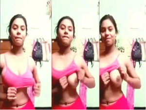 Cute Desi Girl Shows her Boobs Cute Desi Girl Shows her Boobs