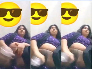 Horny Desi girl Masturbating Horny Desi girl Masturbating