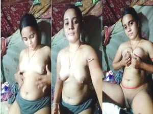 Sexy Desi Girl Shows Nude Body Sexy Desi Girl Shows Nude Body