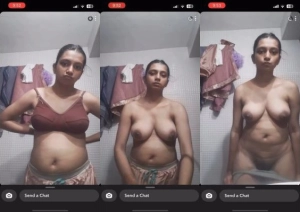 Sexy Desi Girl Shows Her Big Boobs Sexy Desi Girl Shows Her Big Boobs