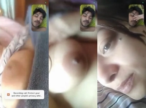 Sexy Desi girl Shows Her Boobs On VC