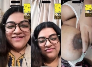 Horny Desi Girl FingeringShows big Boobs on VC