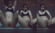 Horny Desi Girl Masturbating