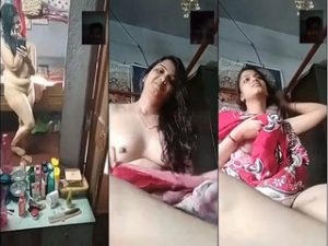 Wife Shows Her Boobs and Pussy Wife Shows Her Boobs and Pussy