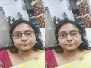 BBW Bhabhi Shows Her Boobs
