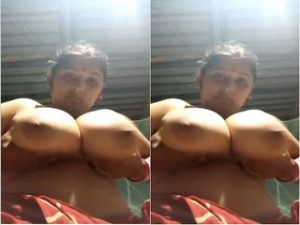 Bhabhi Shows Her Big Boobs