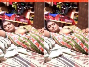 Bhabhi Shows Her Boobs Bhabhi Shows Her Boobs