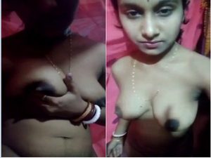 Bhabhi Shows her Boobs Bhabhi Shows her Boobs