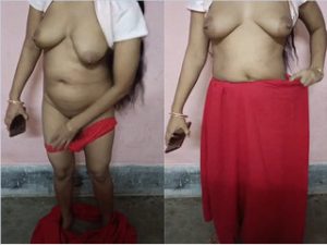 Bhabhi Shows her Boobs and pussy Bhabhi Shows her Boobs and pussy