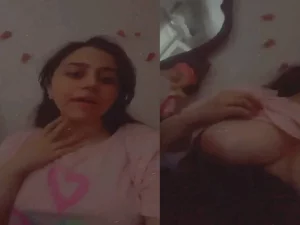 Cute desi girl nude boobs flaunting viral show Cute desi girl nude boobs flaunting viral show