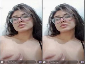 Cute Paki girl Shows Her Boobs part 1 Cute Paki girl Shows Her Boobs part 1
