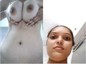 Desi Girl Shows Her Boobs and Pussy Desi Girl Shows Her Boobs and Pussy