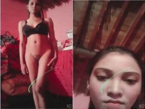 Desi Girl Shows her Pussy Desi Girl Shows her Pussy