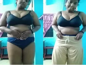 DESI GIRL SHOWS IN HOT BIKINI DESI GIRL SHOWS IN HOT BIKINI