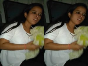 DESI GIRL SUCKING DICK IN CAR DESI GIRL SUCKING DICK IN CAR