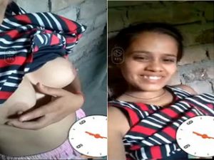 Desi Village Girl Shows her Boobs Desi Village Girl Shows her Boobs