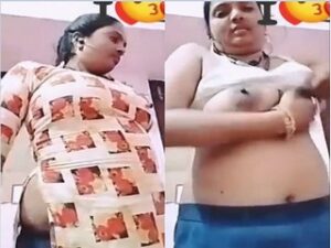 Horny Bhabhi Shows Her Boobs and Ass Horny Bhabhi Shows Her Boobs and Ass