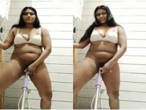 Horny Boudi Masturbating
