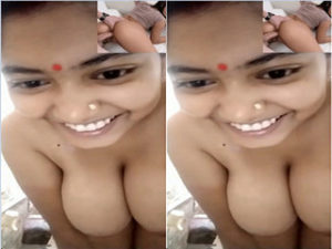 Hot Desi Bhabhi bathing Hot Desi Bhabhi bathing