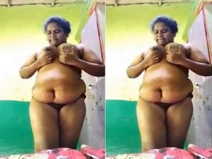 Sexy Bhabhi Showing Her Boobs and Pussy Sexy Bhabhi Showing Her Boobs and Pussy
