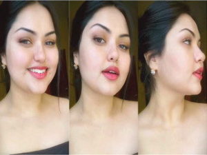 Sexy Desi Girl Showing Boobs Sexy Desi Girl Showing Boobs