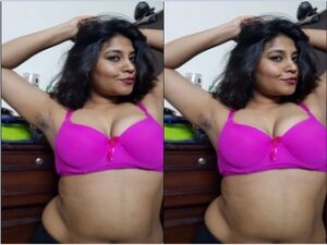 Sexy Desi Girl Shows Her Boobs and Pussy Sexy Desi Girl Shows Her Boobs and Pussy