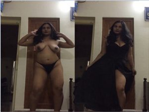 Sexy Indian Girl Striping Dancing Sexy Indian Girl Striping Dancing
