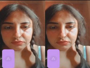 Sexy Paki Girl Shows Boobs Sexy Paki Girl Shows Boobs