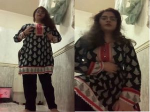 Sexy Paki Girl Shows Her Boobs and pussy Part 2 Sexy Paki Girl Shows Her Boobs and pussy Part 2