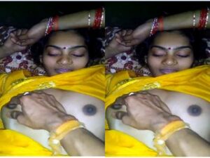 Sexy Vlg Bhabhi Blowjob and Fucked Part 2